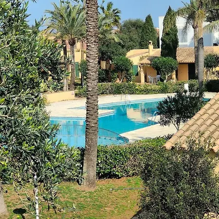 Avec Vue Sur Mer Et Piscine Tropicale *